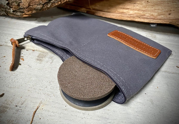 Puck Pouch in Gray